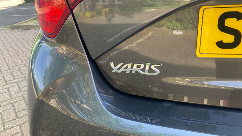Toyota Yaris 1.5 VVT-i Icon Tech 5dr Petrol Hatchback